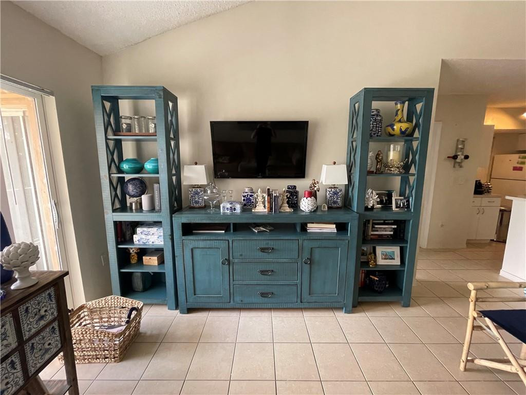 Riviera Palms - Residential