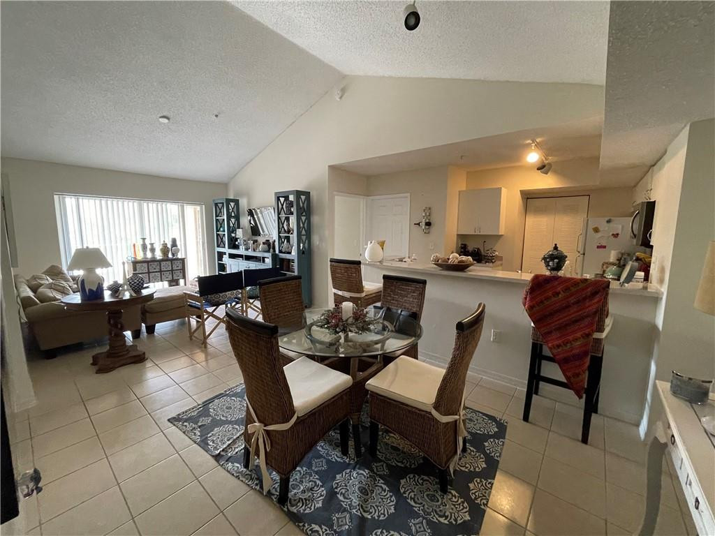 2/2 Unit. Great investment property as well as residential. Beautiful amenities, club house, recreation room, billiards, fitness center, paddle and tennis courts, and car wash station. Walking distance to popular shopping and restaurants of Coconut Creek Promenade. This condominium is an all ages and gated community.