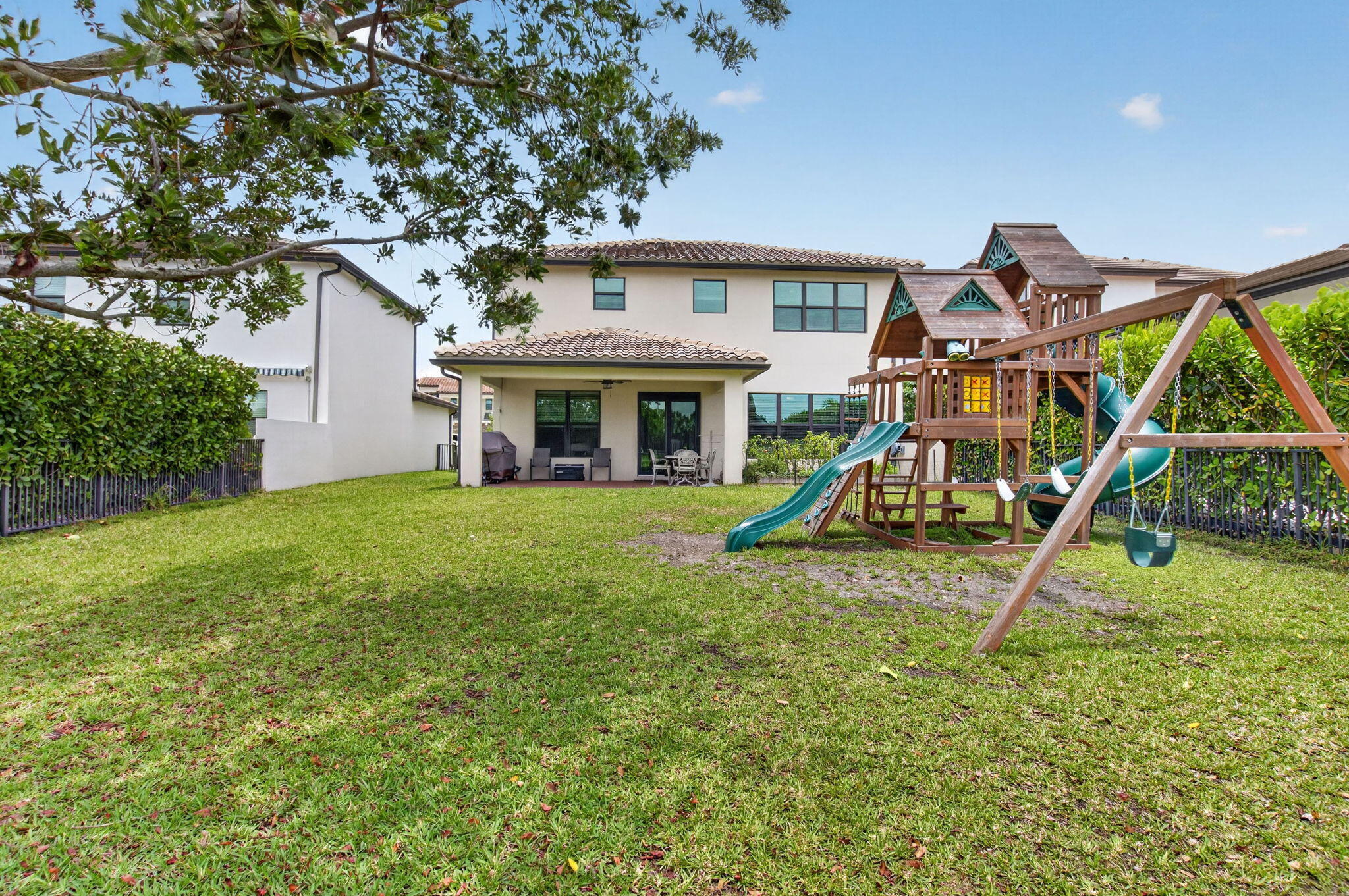 PALM MEADOWS ESTATES - Residential