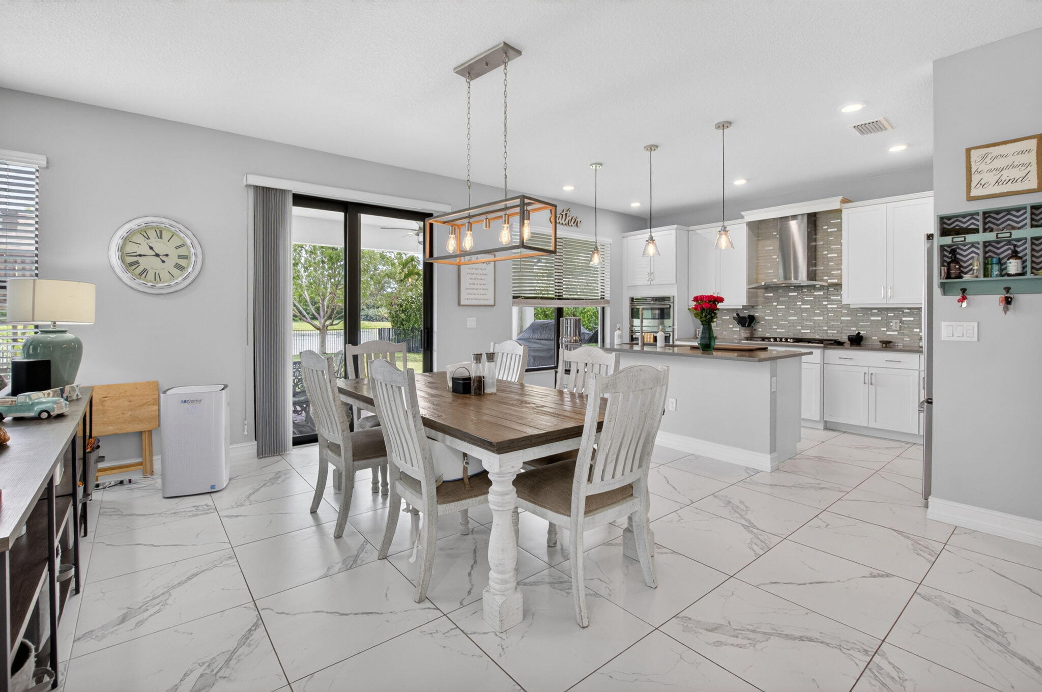 PALM MEADOWS ESTATES - Residential