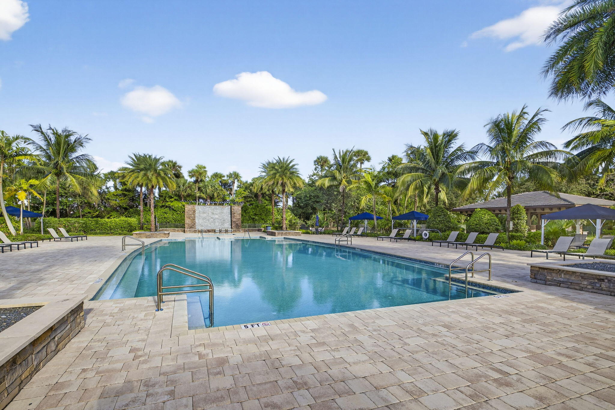 PALM MEADOWS ESTATES - Residential