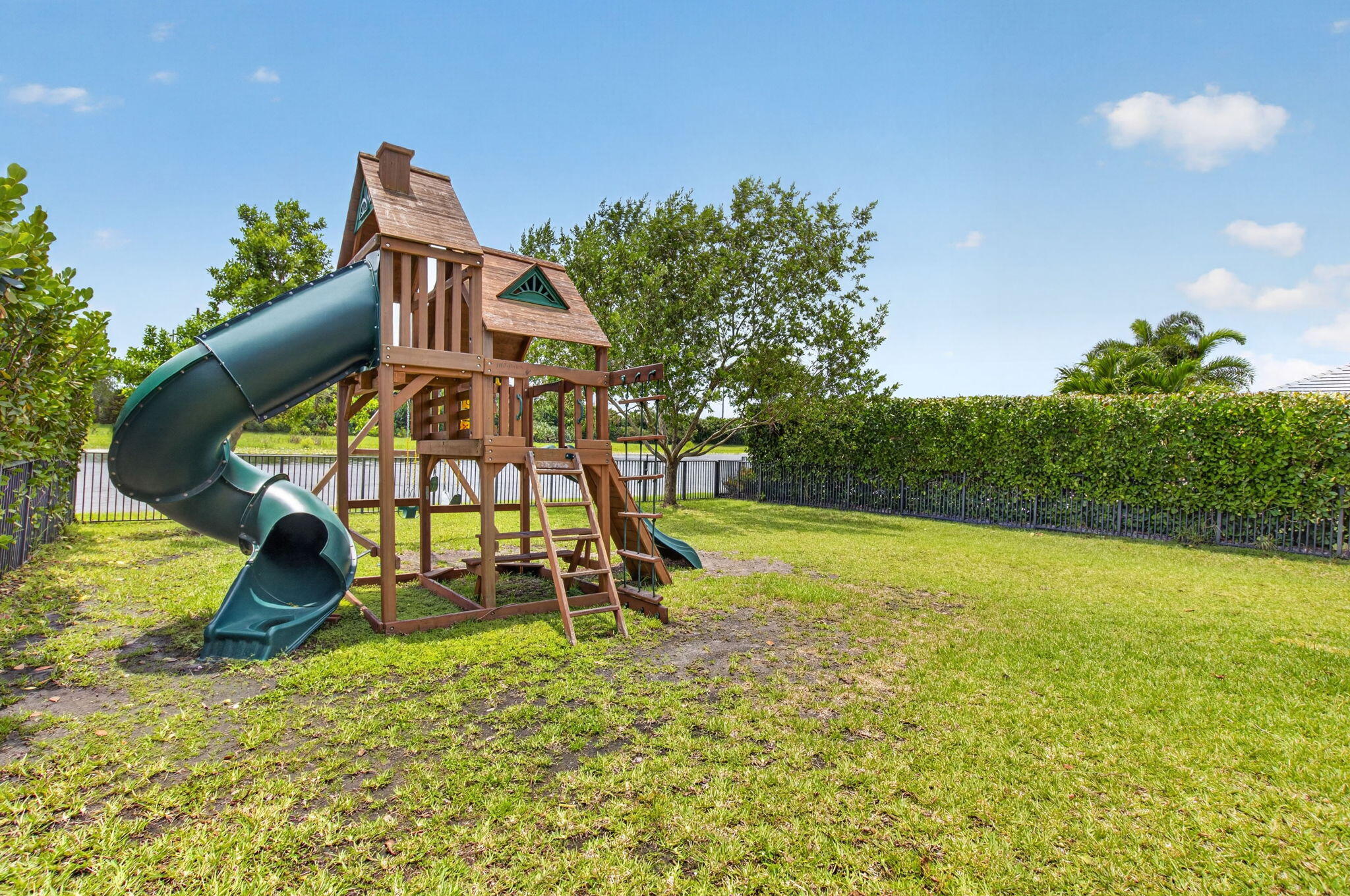 PALM MEADOWS ESTATES - Residential