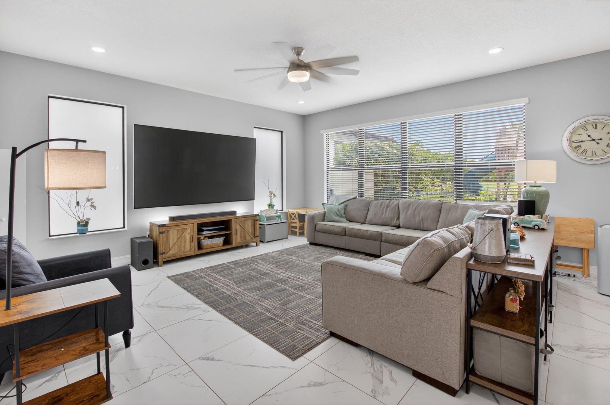 PALM MEADOWS ESTATES - Residential