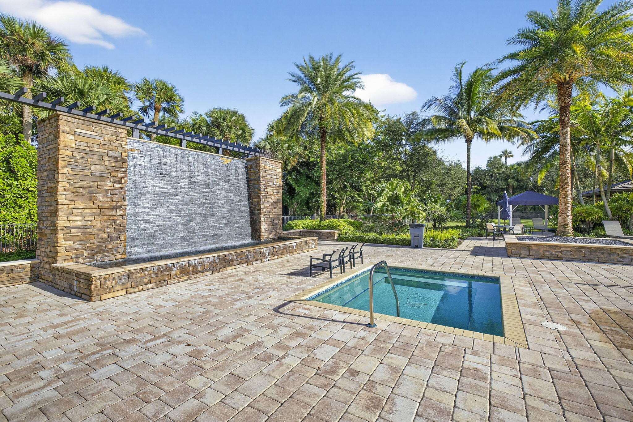 PALM MEADOWS ESTATES - Residential