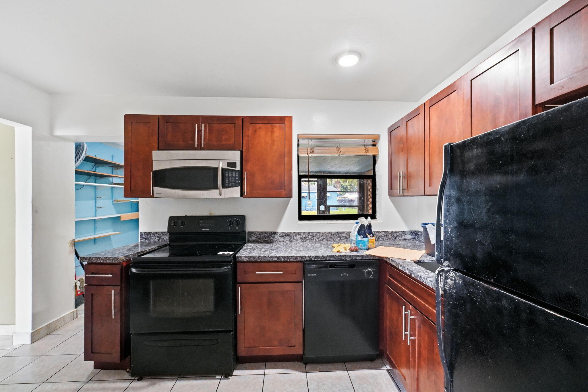 BONNIE BRIAR ESTATES - Residential