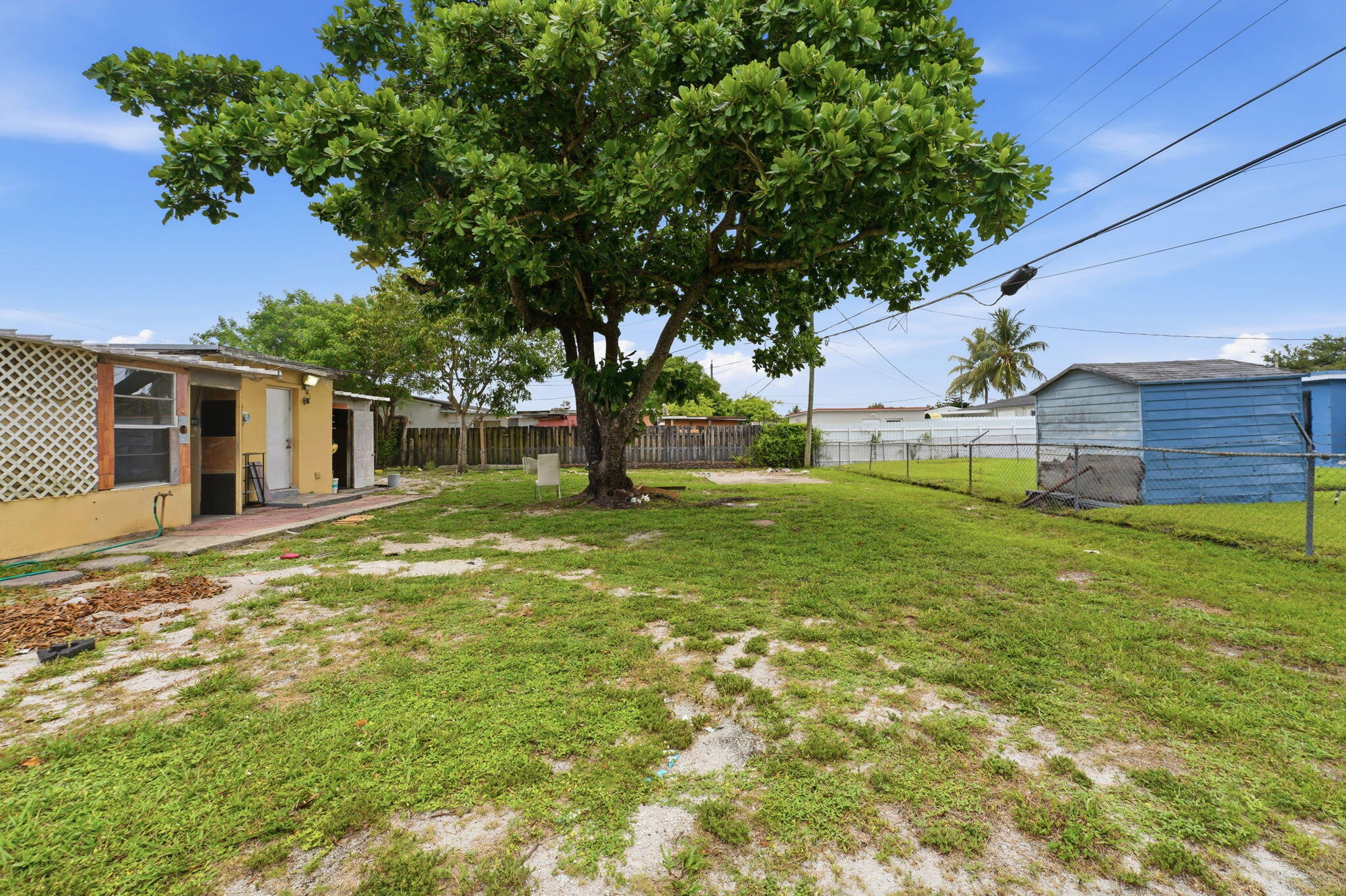 BONNIE BRIAR ESTATES - Residential