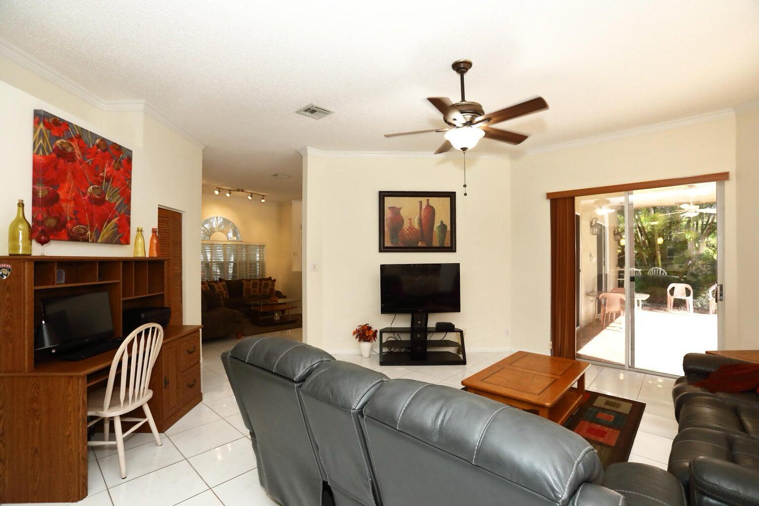 SELIGMAN-KIA ACRES - Residential