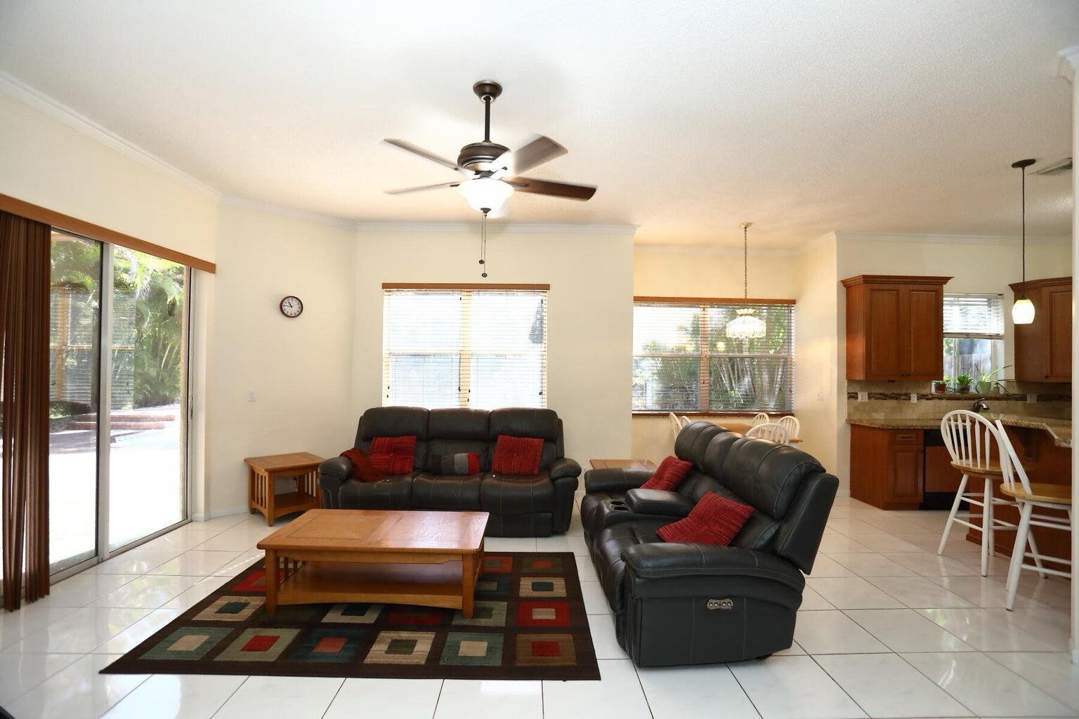 SELIGMAN-KIA ACRES - Residential
