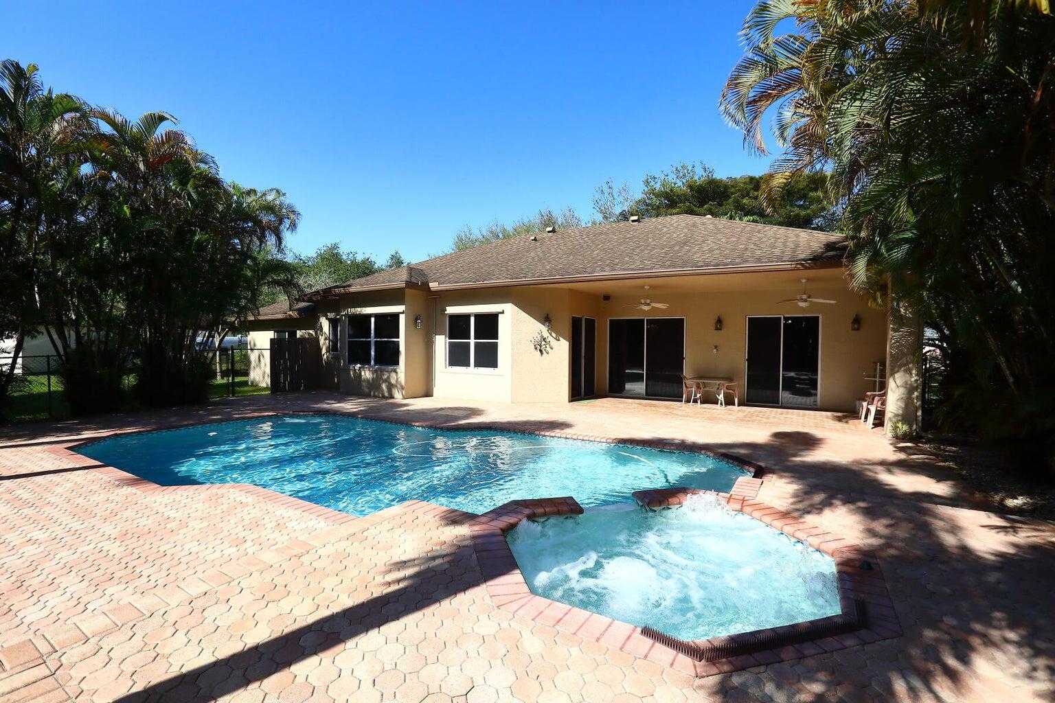 SELIGMAN-KIA ACRES - Residential