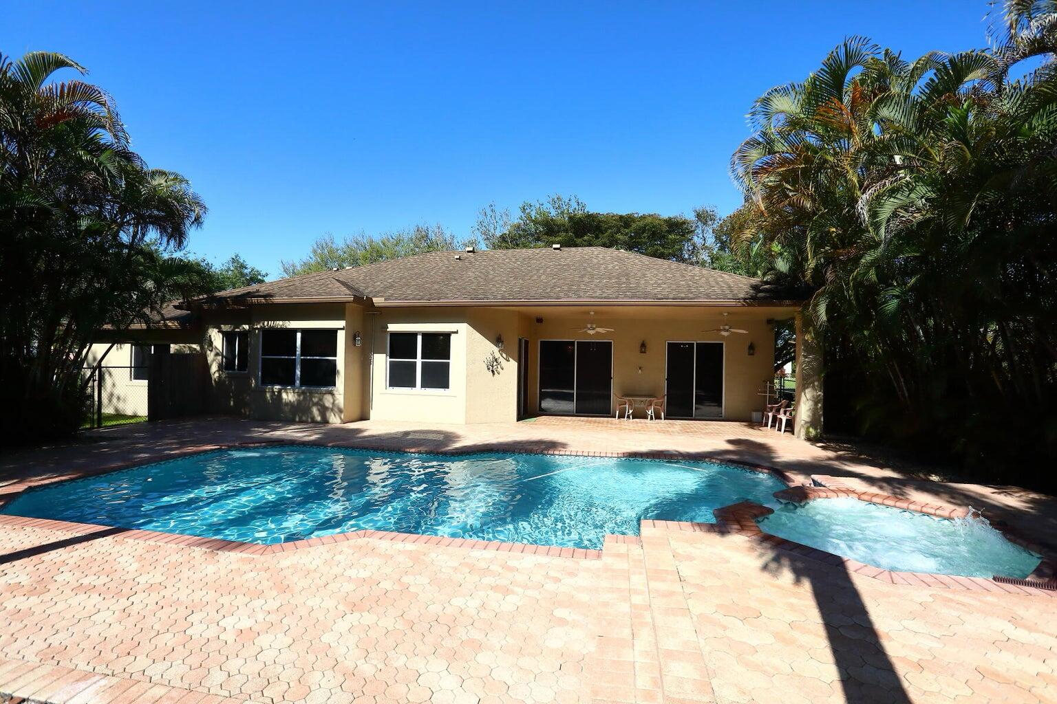 SELIGMAN-KIA ACRES - Residential