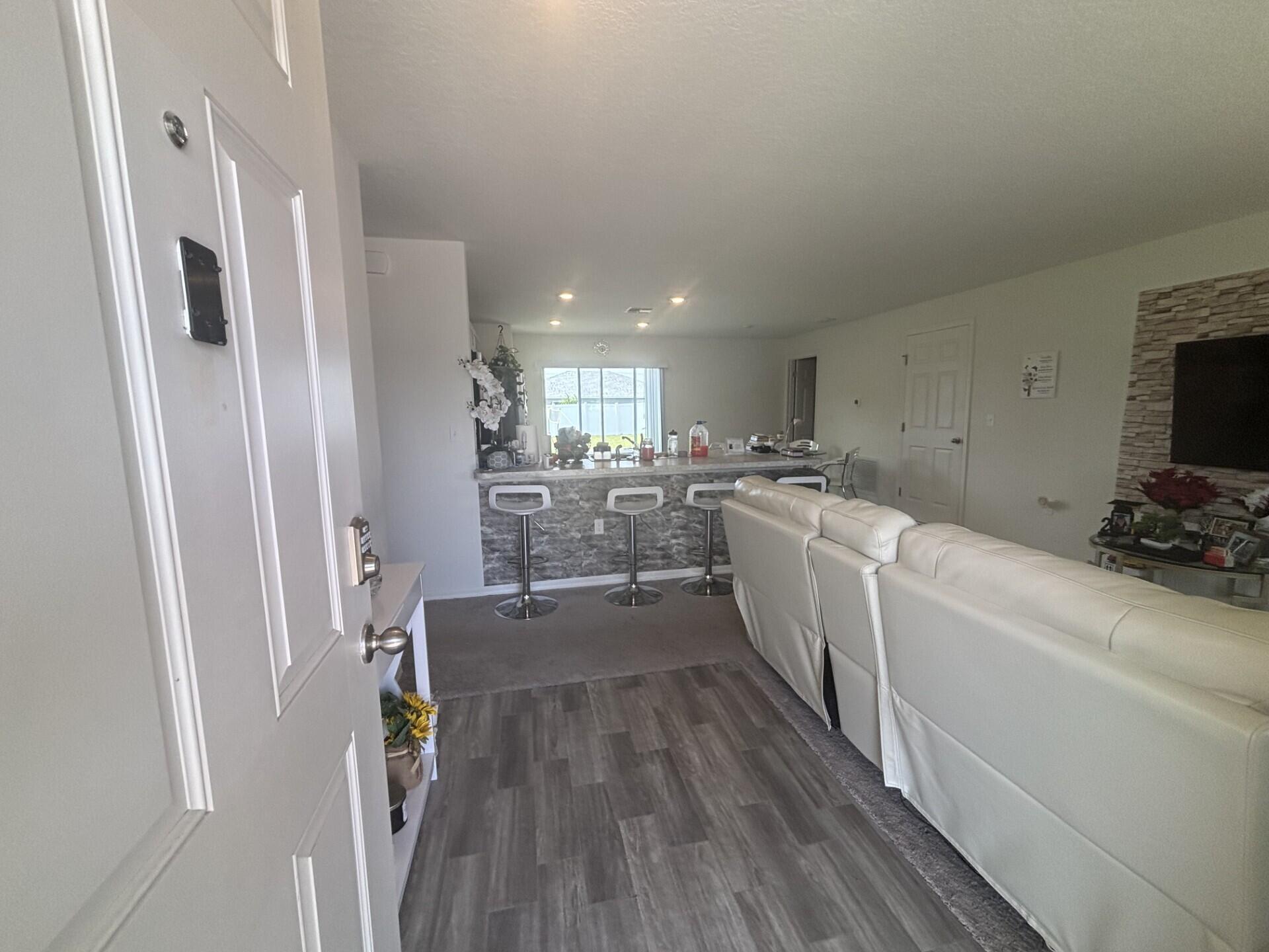 PORT ST LUCIE SECTION 26 - Residential Lease