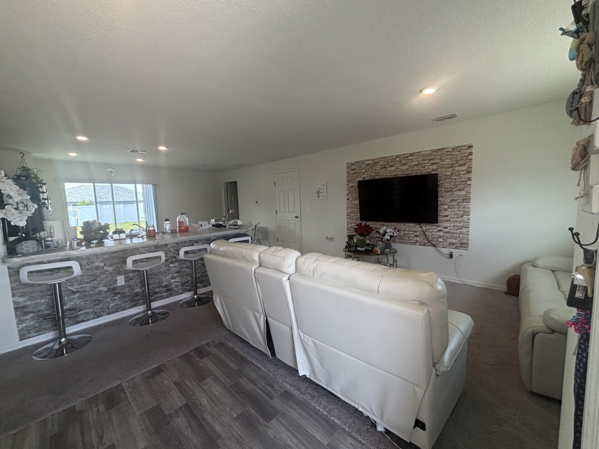 PORT ST LUCIE SECTION 26 - Residential Lease