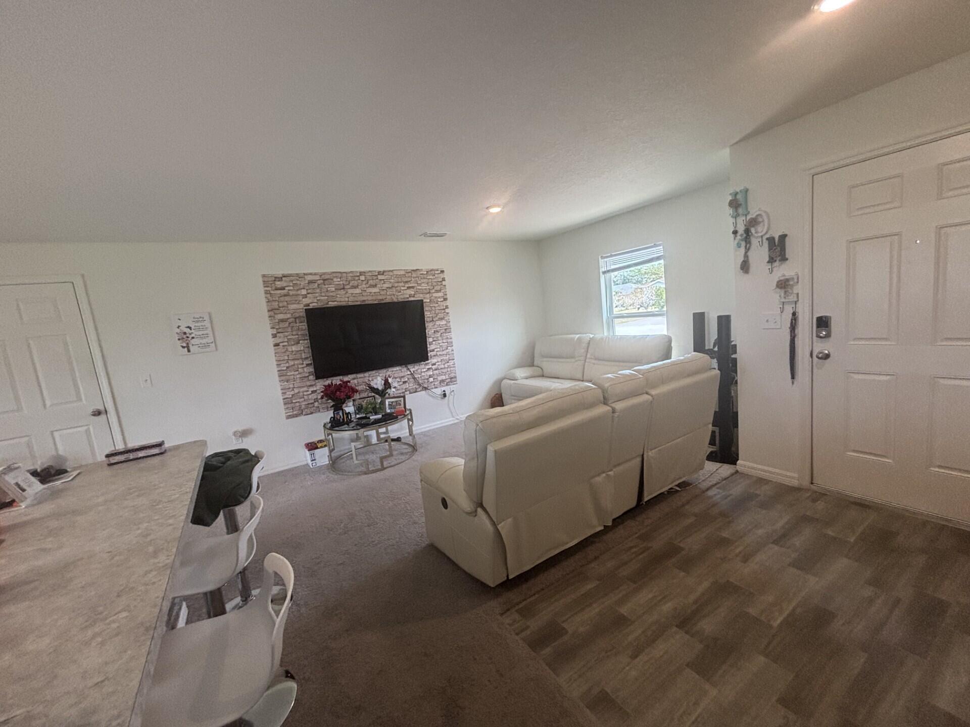 PORT ST LUCIE SECTION 26 - Residential Lease