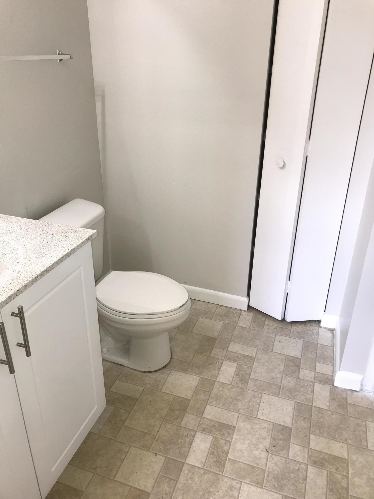 PALM LAKE CONDO - Residential Lease