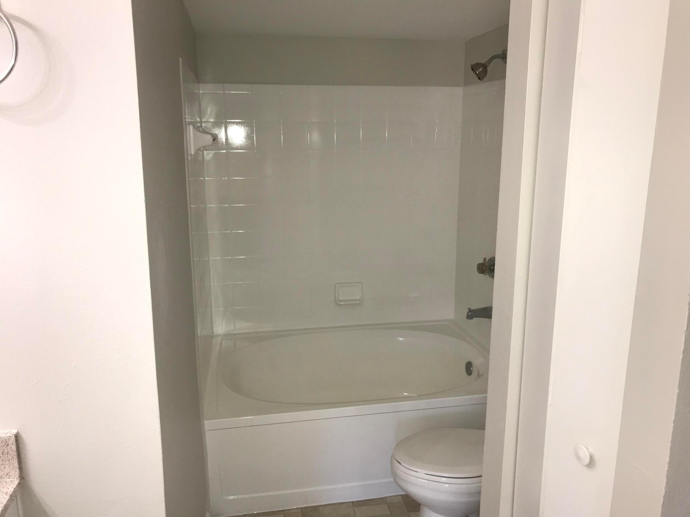 PALM LAKE CONDO - Residential Lease