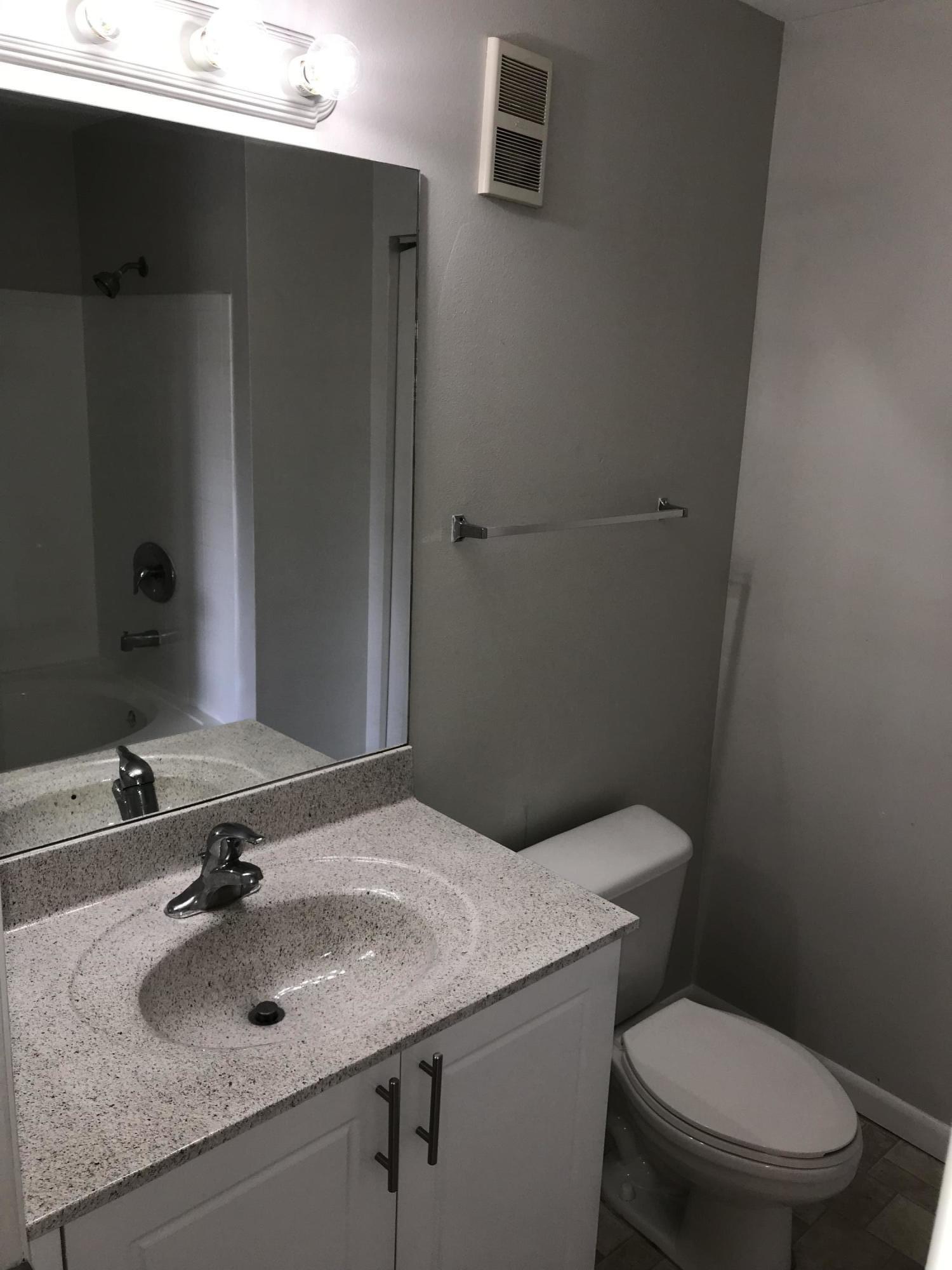 PALM LAKE CONDO - Residential Lease