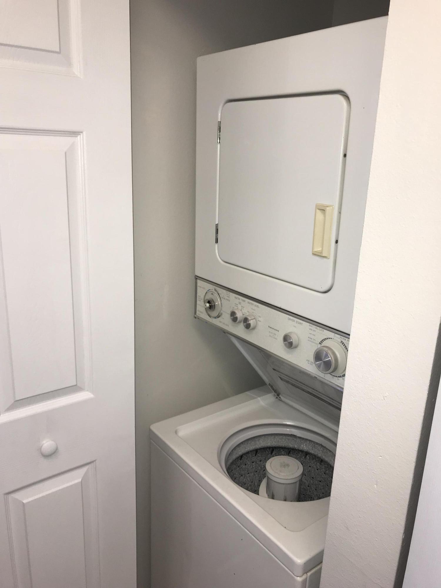 PALM LAKE CONDO - Residential Lease