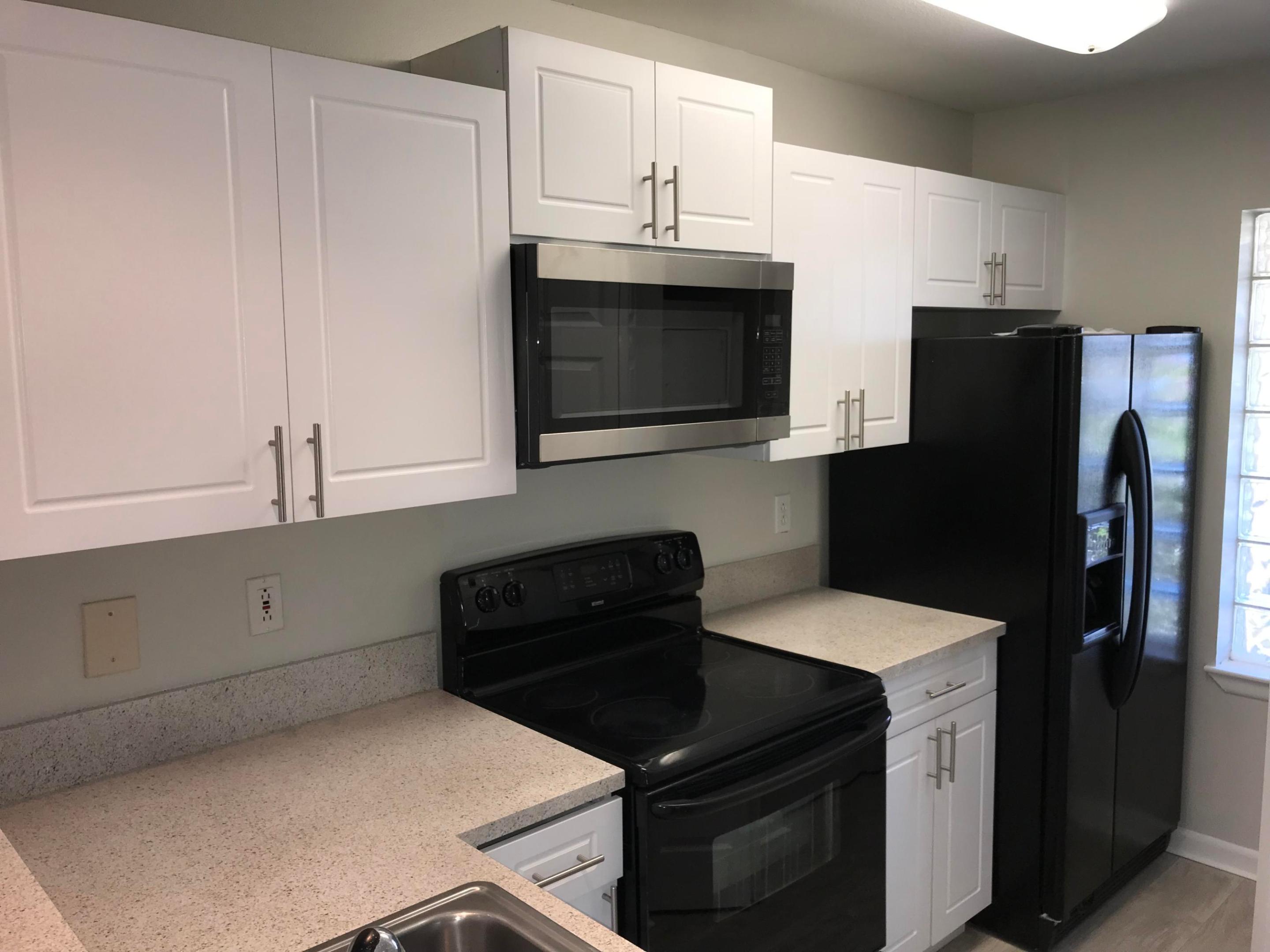 PALM LAKE CONDO - Residential Lease