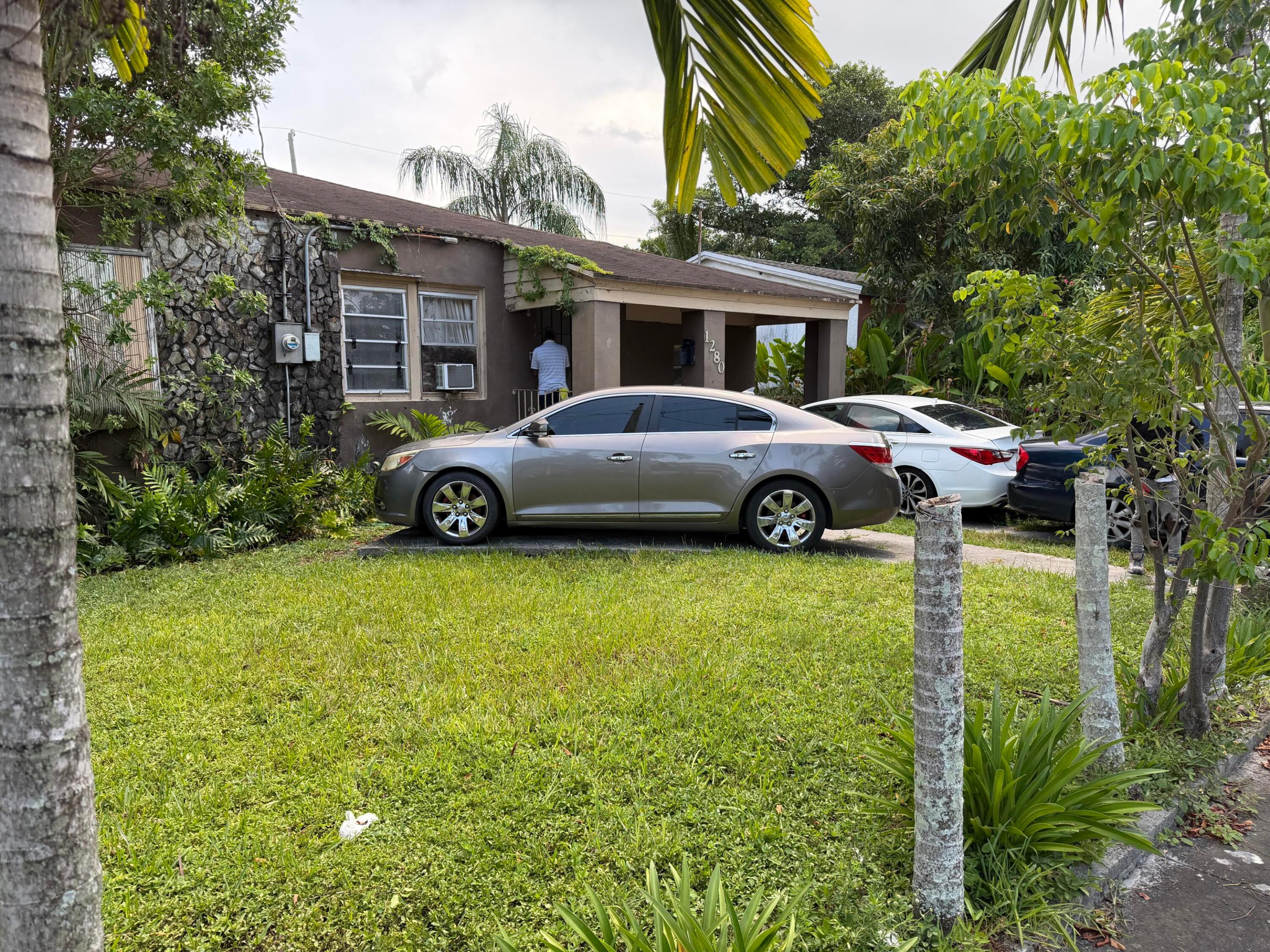 PALM PARK AMD - Residential