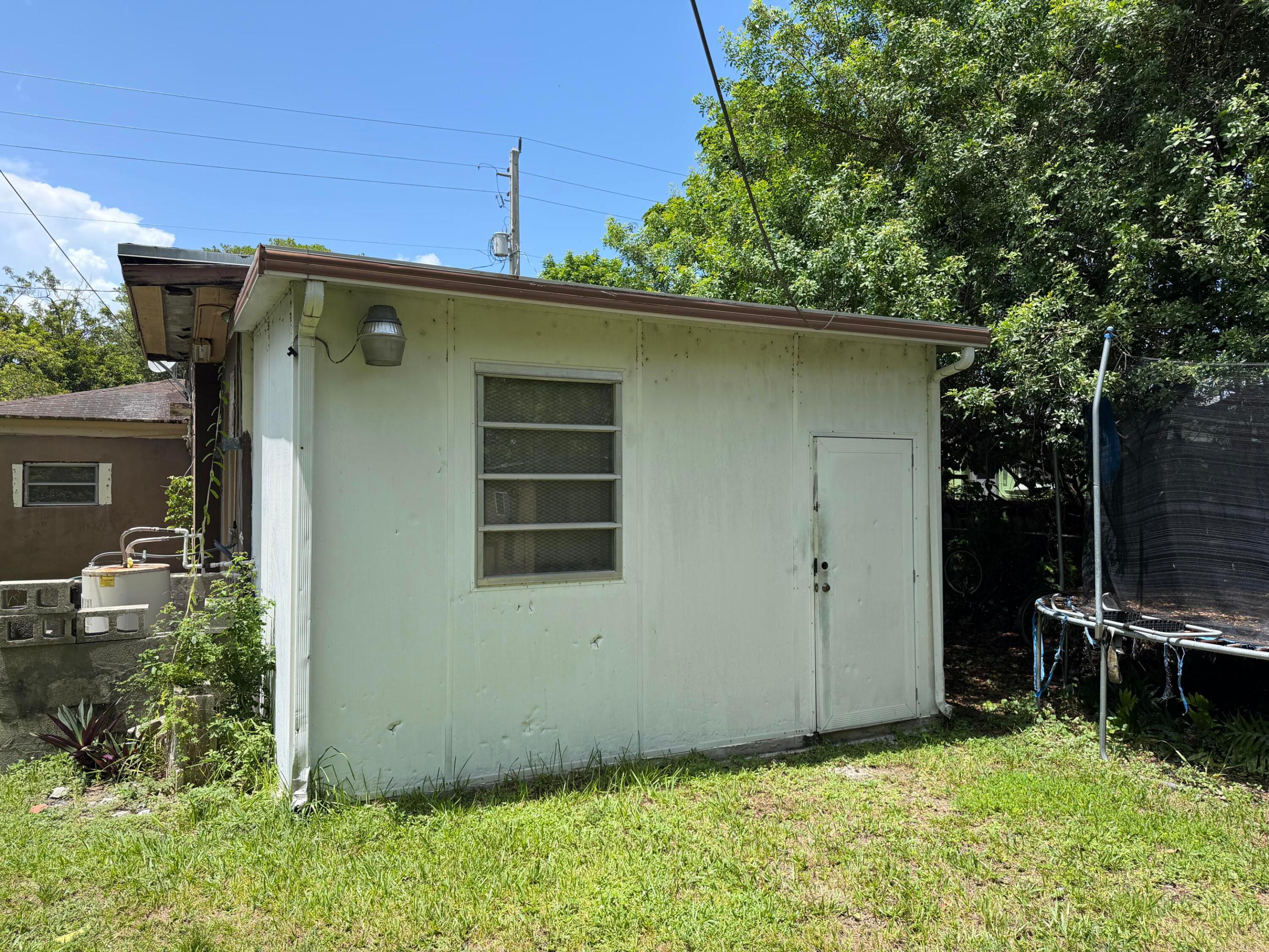 PALM PARK AMD - Residential
