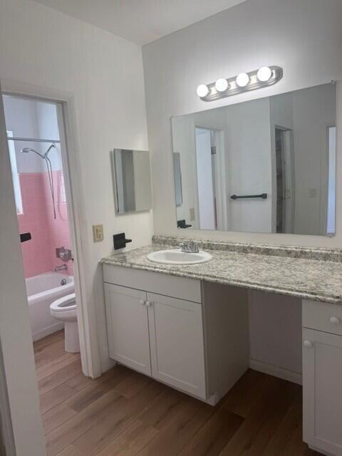 Gateway 25-24 B - Residential Lease