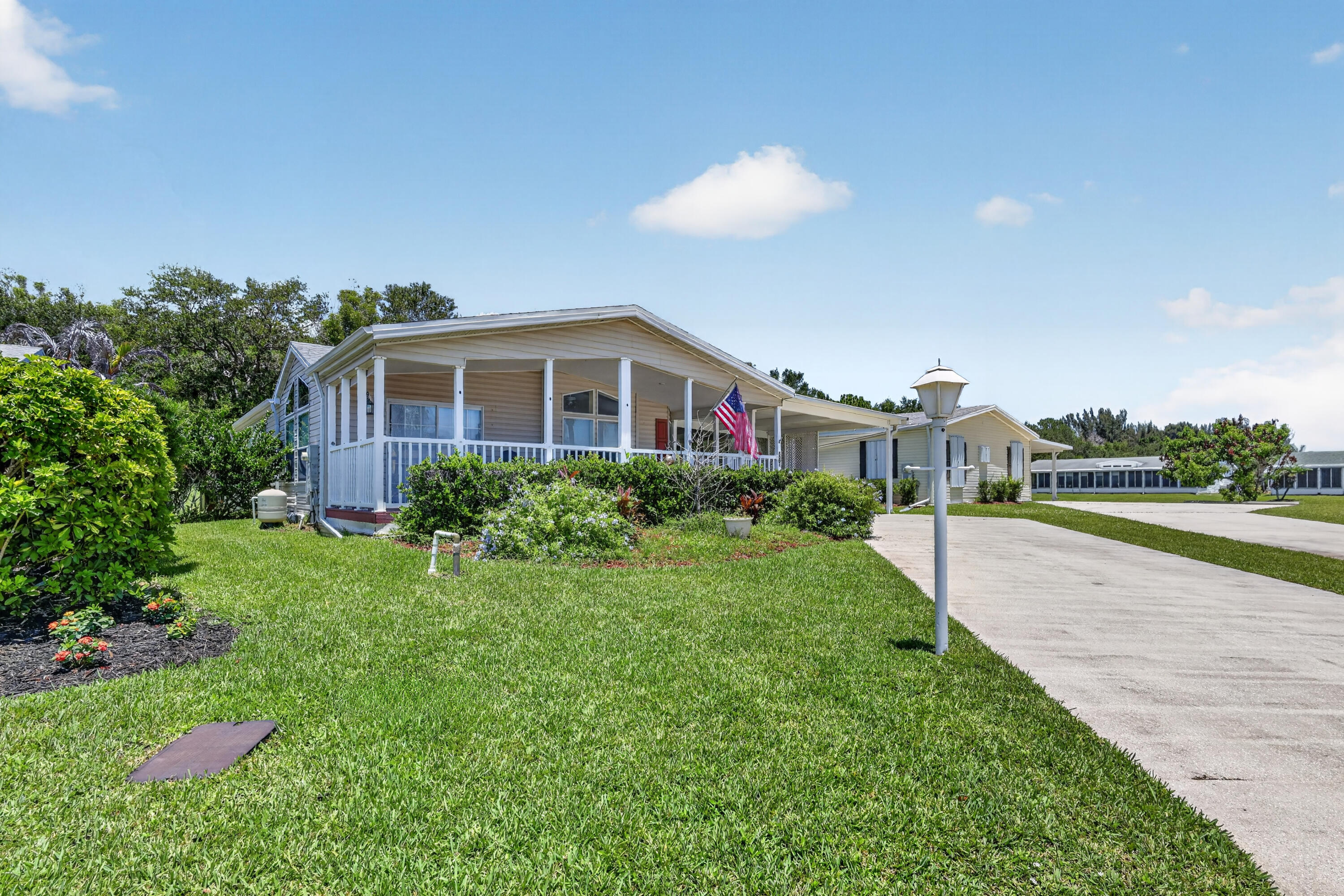 THE LINKS AT SAVANNA CLUB, 1ST REPLAT - Residential