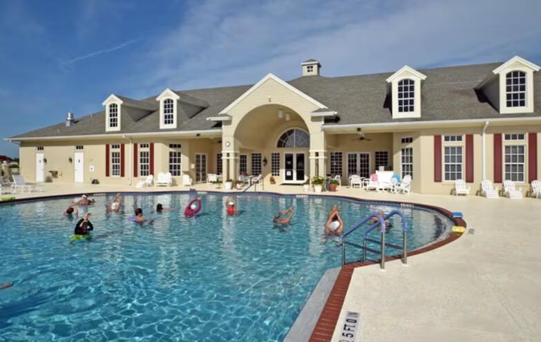 THE LINKS AT SAVANNA CLUB, 1ST REPLAT - Residential