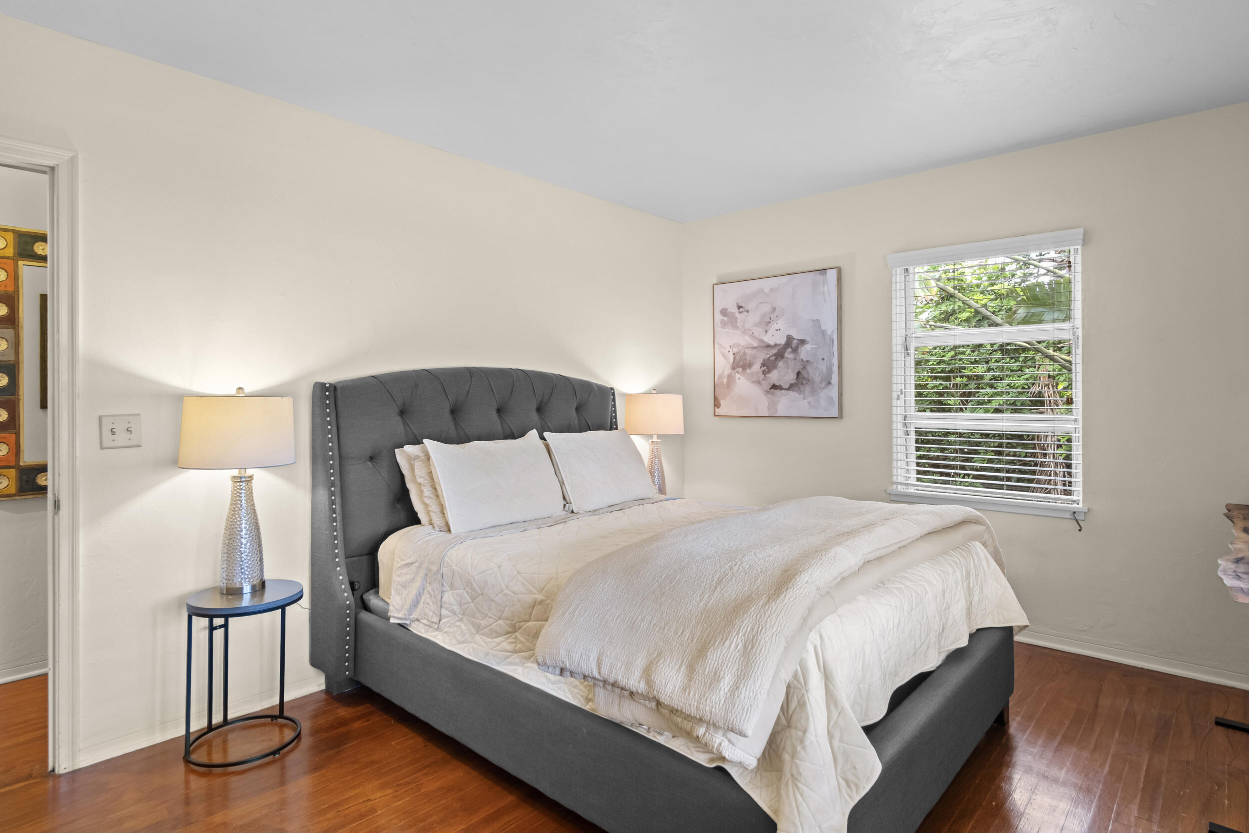 NORTHRIDGE - Residential Lease