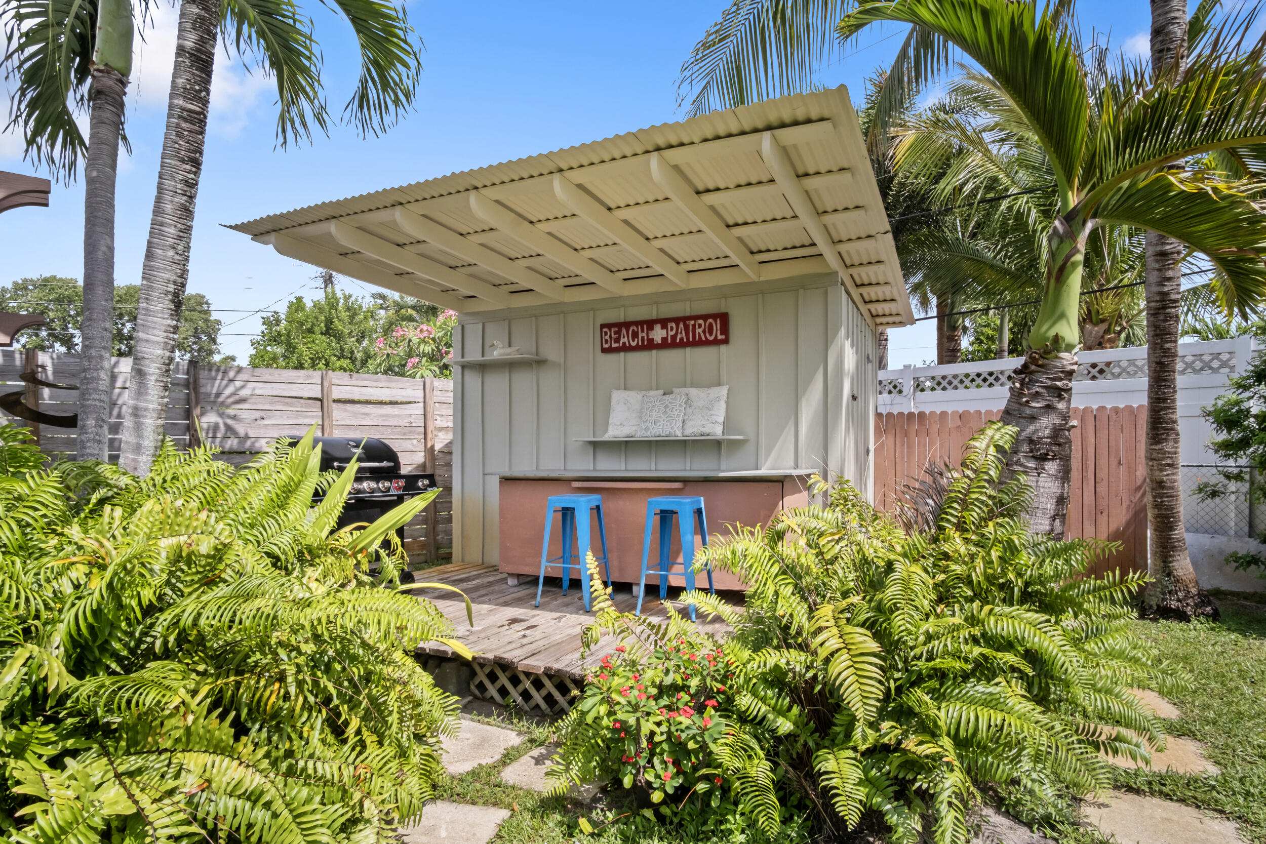 NORTHRIDGE - Residential Lease