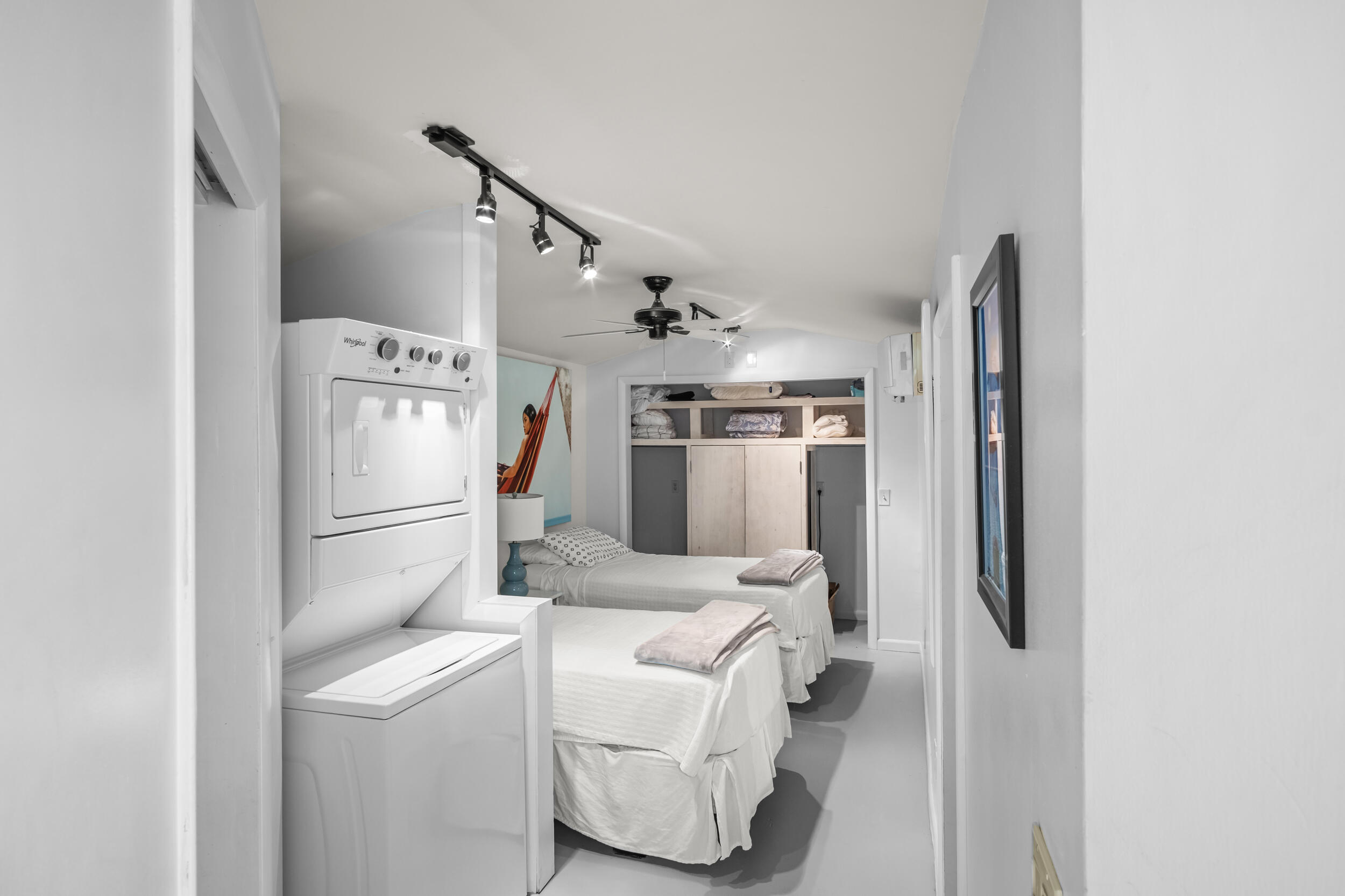 NORTHRIDGE - Residential Lease