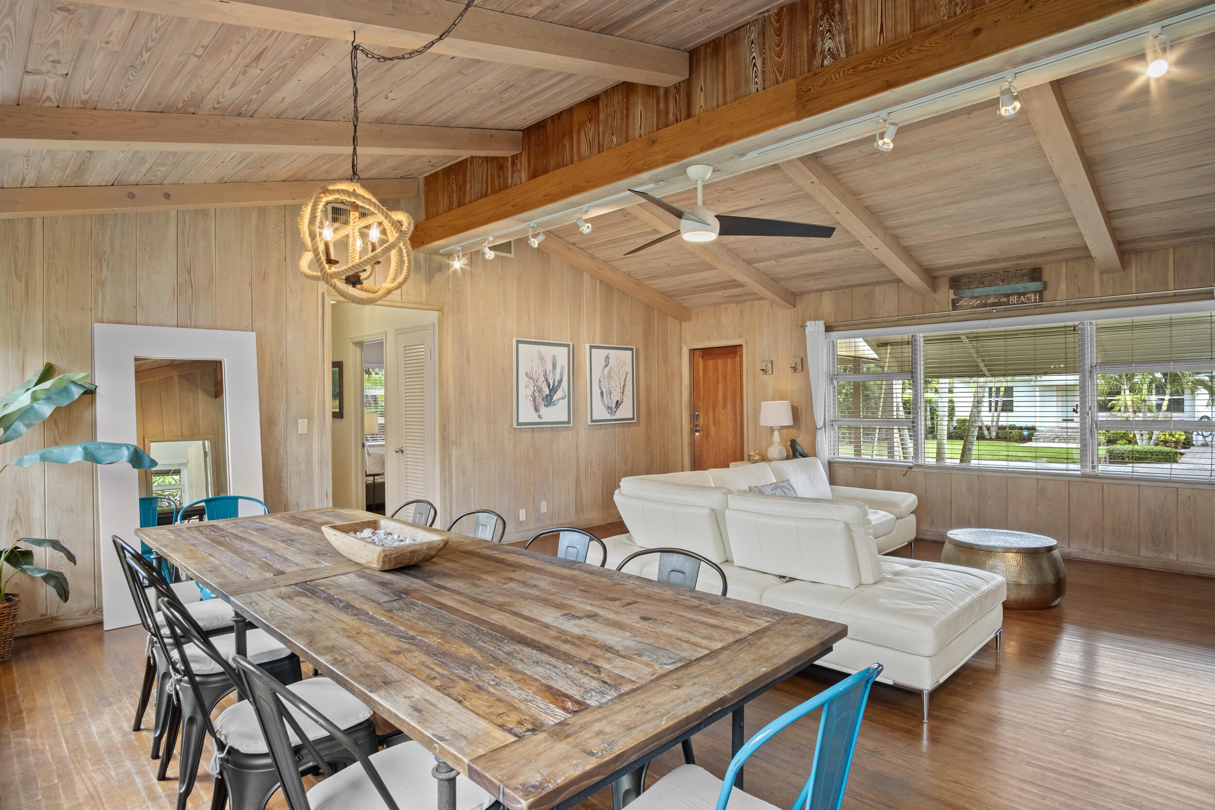 NORTHRIDGE - Residential Lease