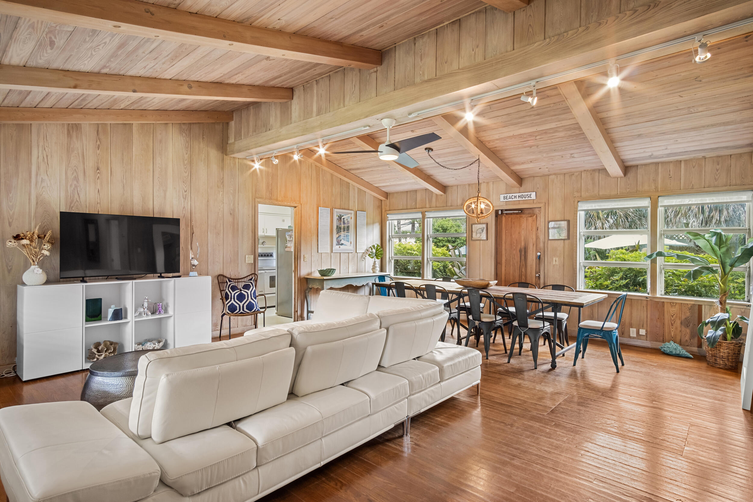 NORTHRIDGE - Residential Lease