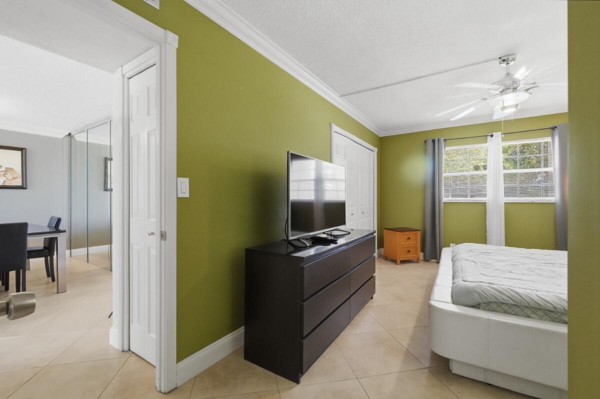 NO 4 PALM-AIRE COUNTRY CLUB - Residential