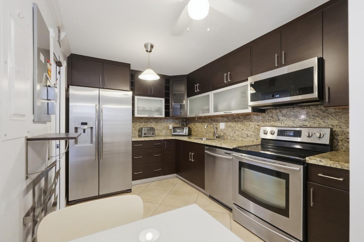 NO 4 PALM-AIRE COUNTRY CLUB - Residential