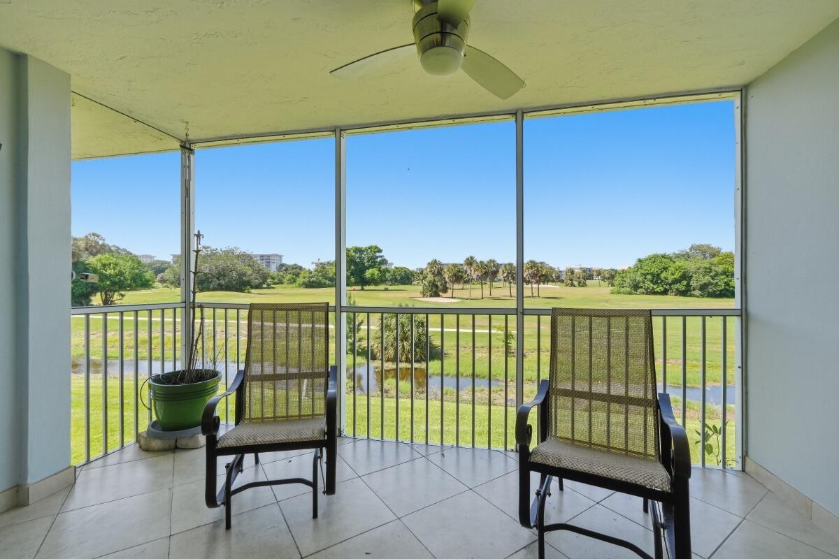 NO 4 PALM-AIRE COUNTRY CLUB - Residential