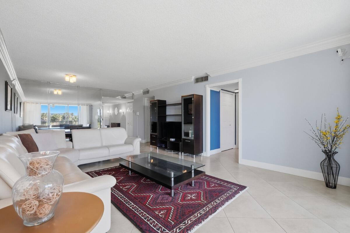 NO 4 PALM-AIRE COUNTRY CLUB - Residential