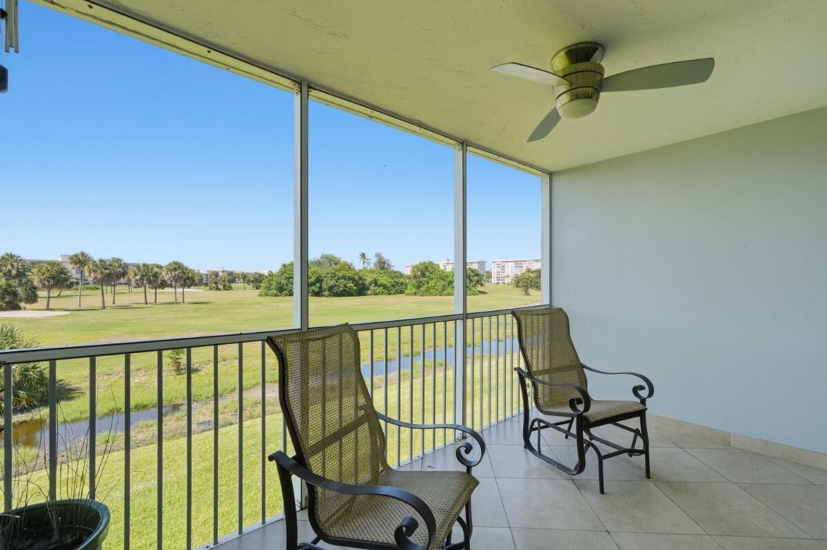 NO 4 PALM-AIRE COUNTRY CLUB - Residential