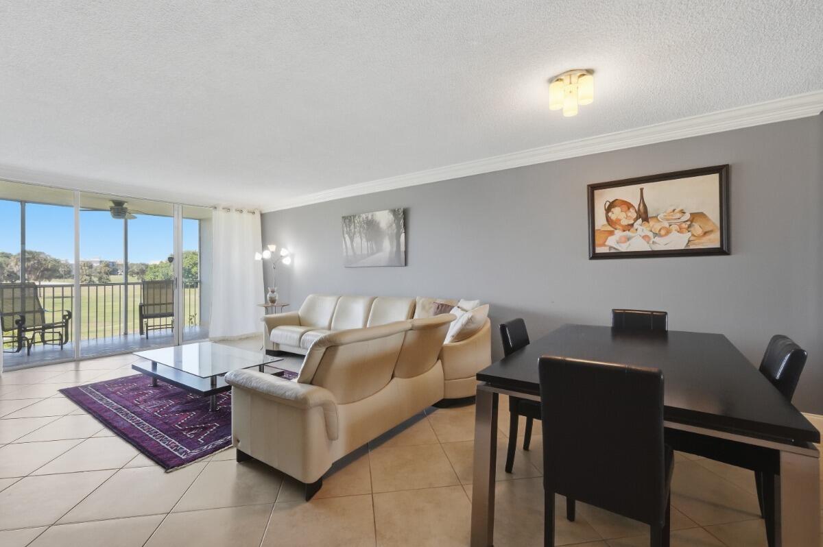 NO 4 PALM-AIRE COUNTRY CLUB - Residential
