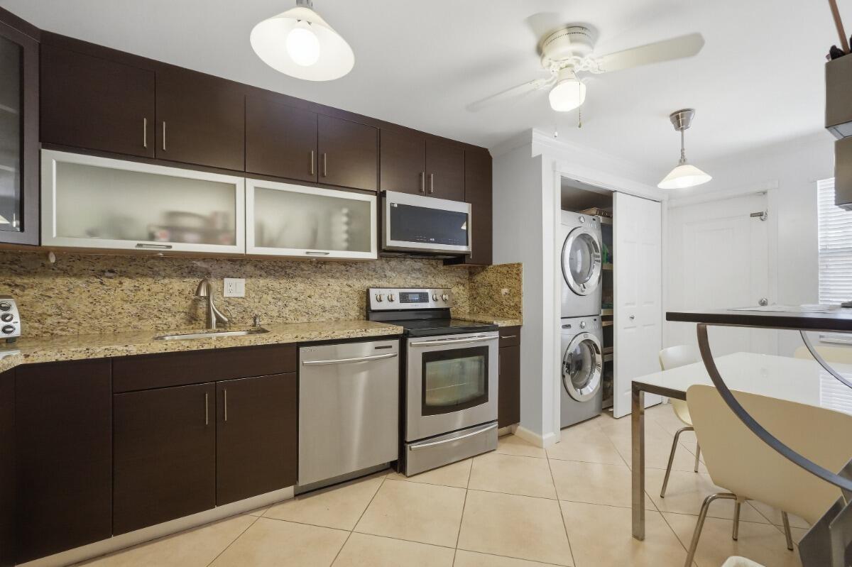 NO 4 PALM-AIRE COUNTRY CLUB - Residential