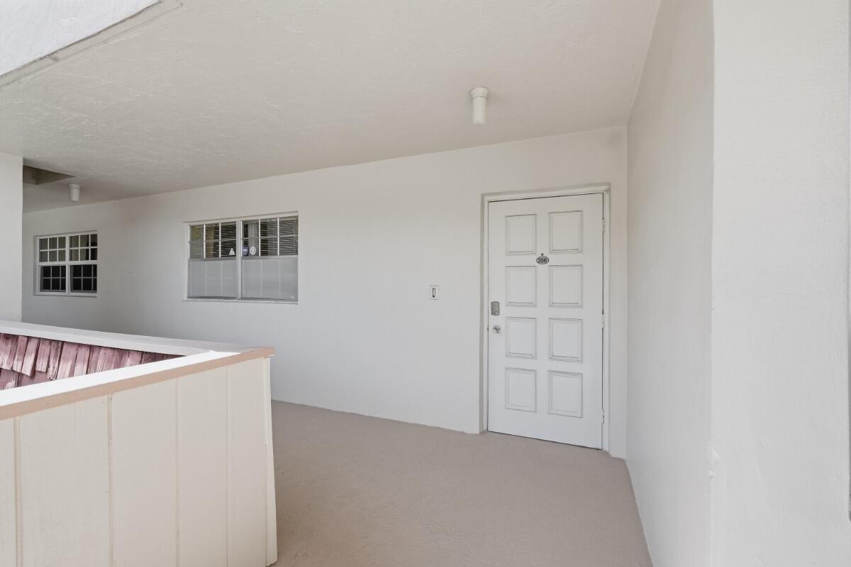 NO 4 PALM-AIRE COUNTRY CLUB - Residential