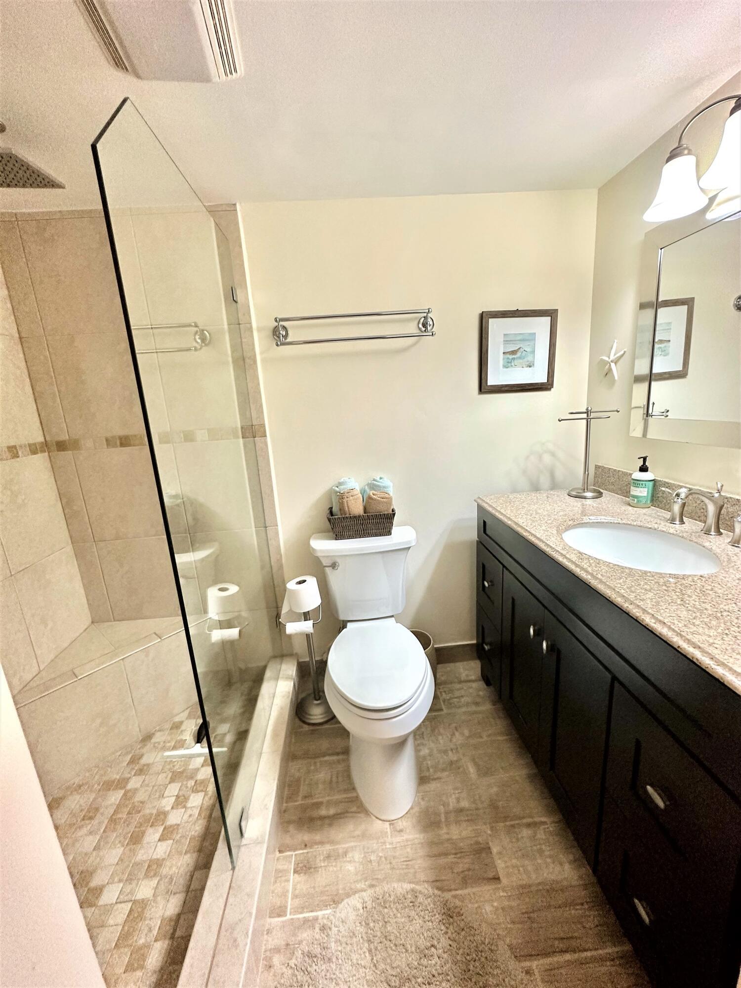 COLONIAL CLUB CONDO SEC 1 - Residential Lease