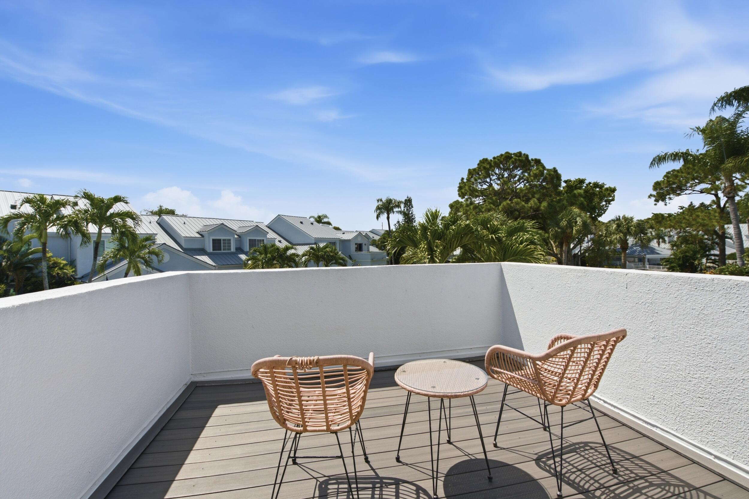 GREENS AT BOCA GOLF AND TENNIS CLUB - Residential