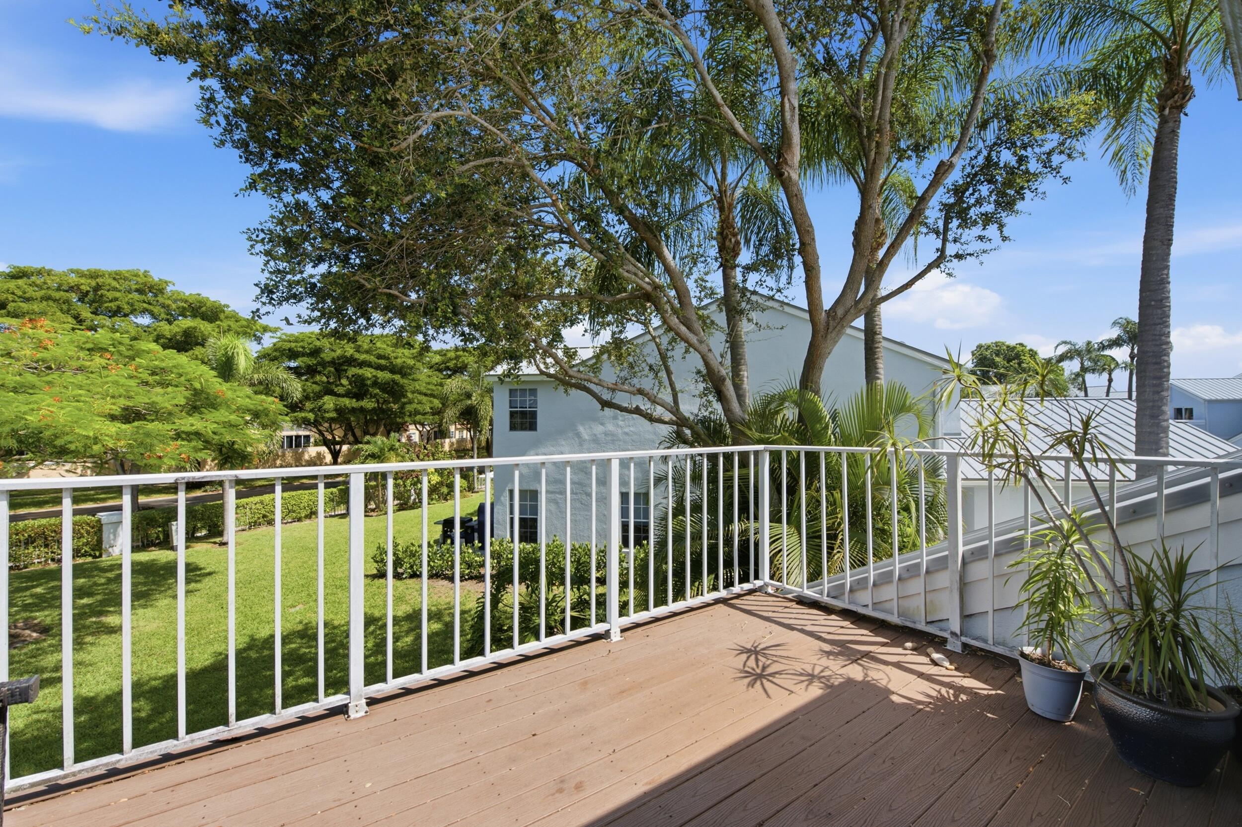 GREENS AT BOCA GOLF AND TENNIS CLUB - Residential