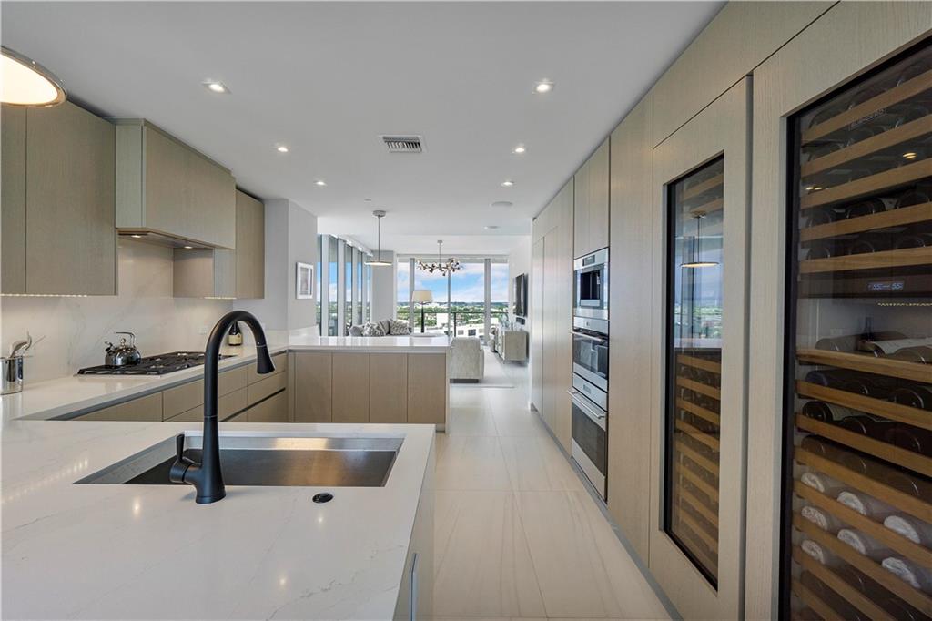 AUBERGE BEACH - Residential