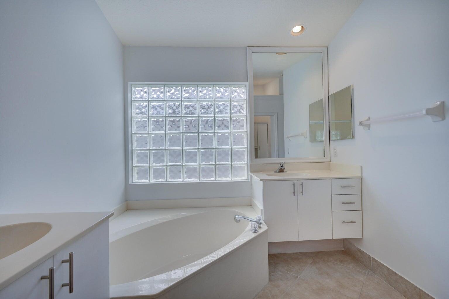 HUNTINGTON WALK POD H - Residential