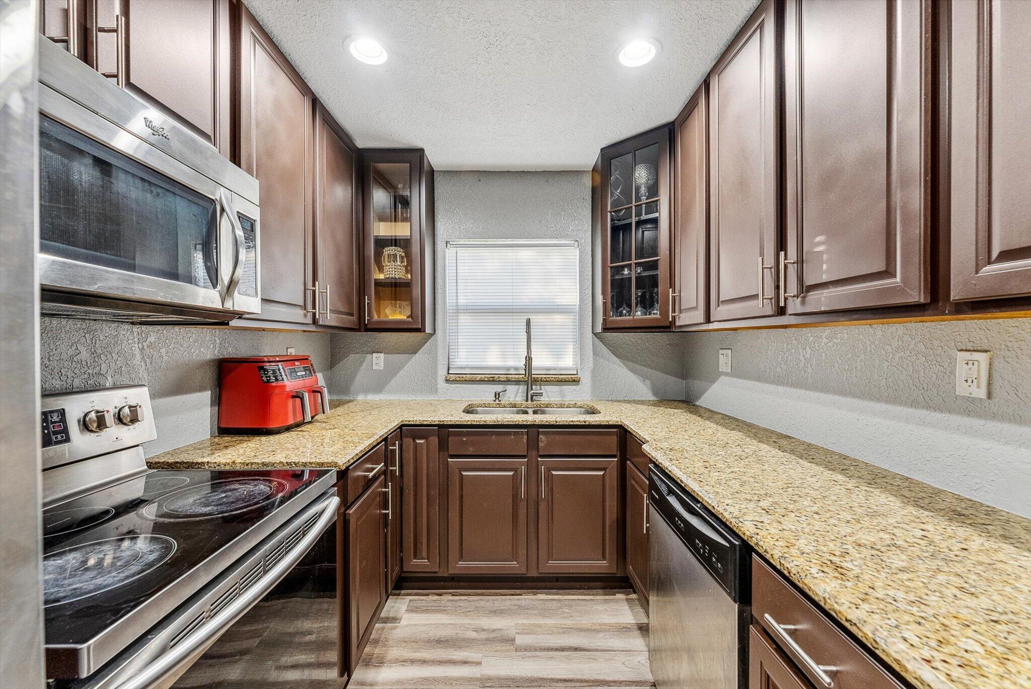 KELSEY CITY - Residential