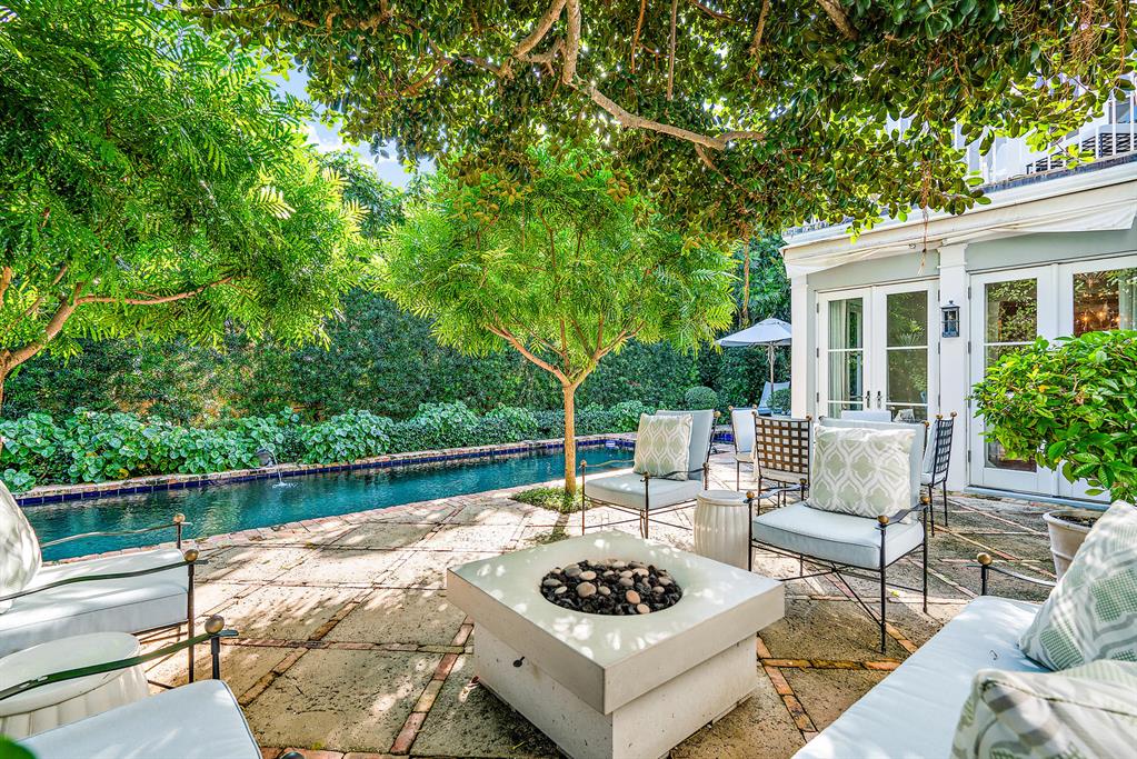 REVERIE IN - Residential