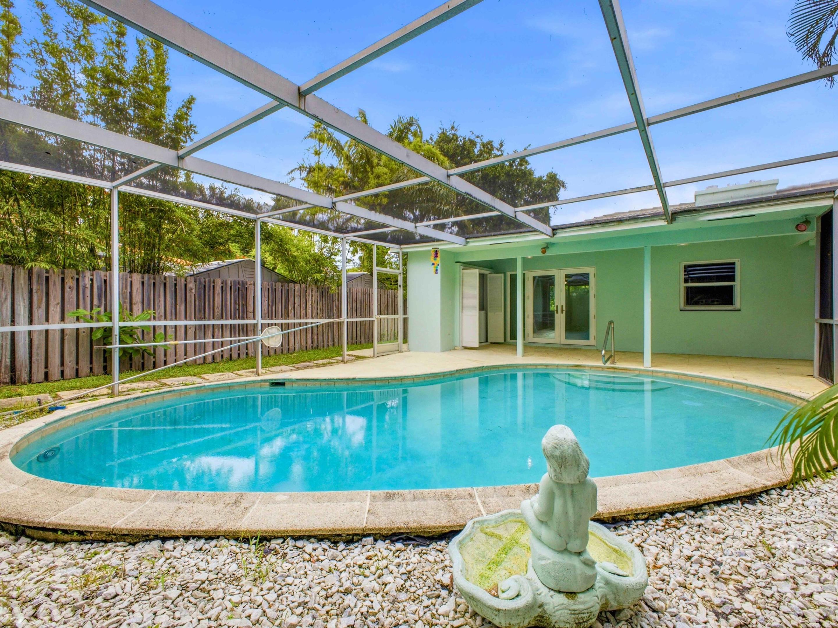 OAKLAND PARK SECOND ADD - Residential Income