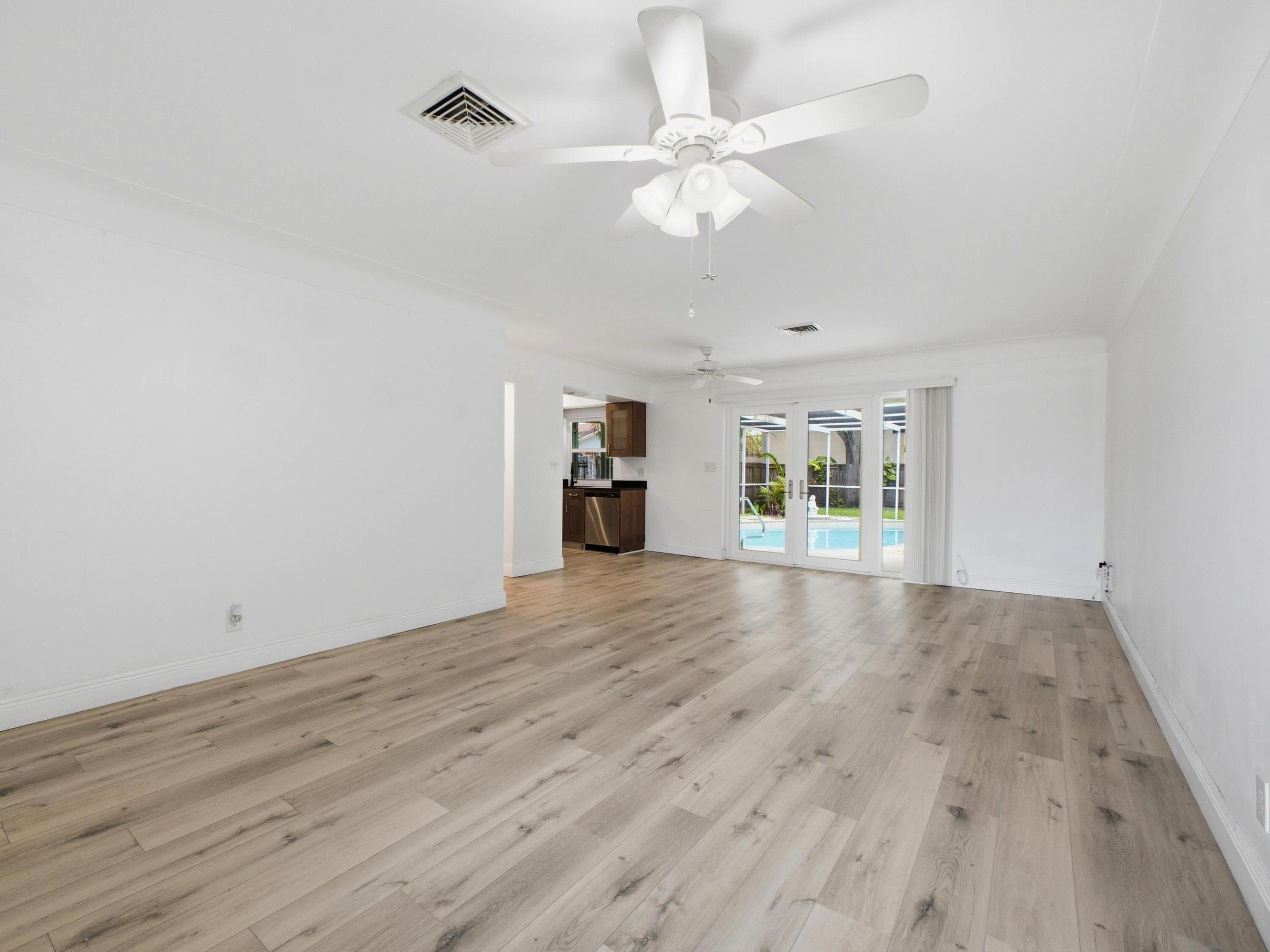 OAKLAND PARK SECOND ADD - Residential Income