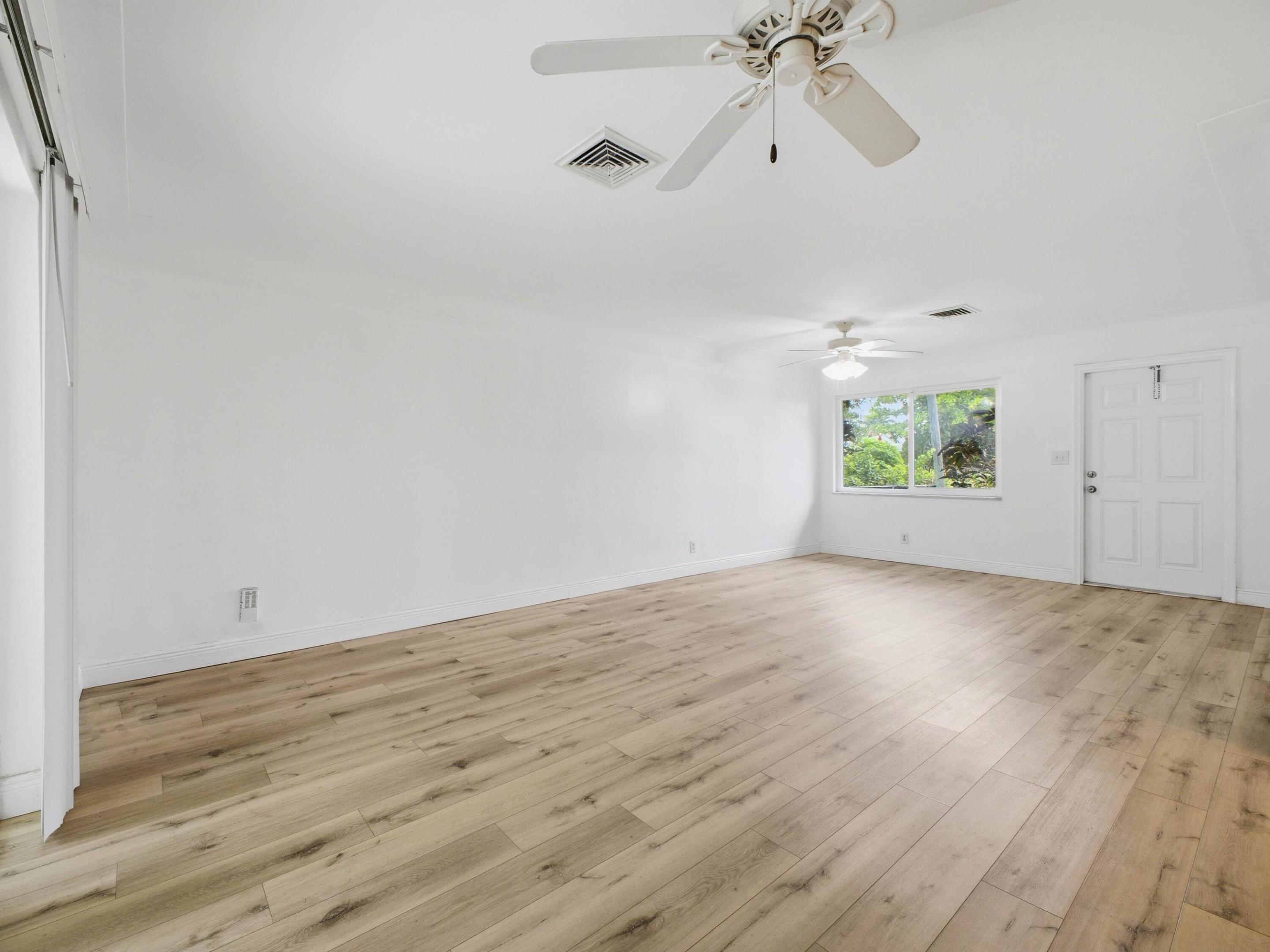 OAKLAND PARK SECOND ADD - Residential Income